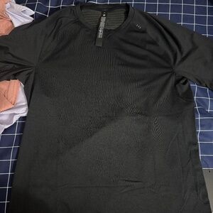 Lululemon Men’s Shirt
